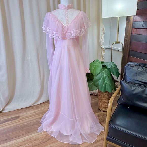 Victorian Pink Bridal Nightgown 70s Coquette Romantic Feminine Union SM MED - Picture 2 of 15